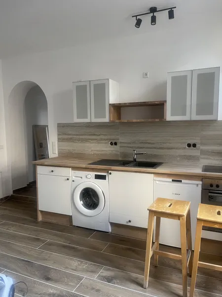 Voll möblierte 2-Zimmer-Wohnung am Bayerischen Platz – All-inclusive & sofort bezugsfrei — photo 1